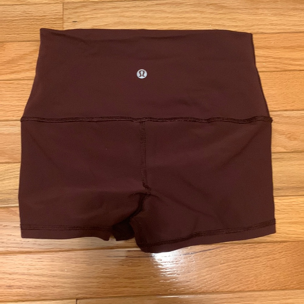 Lululemon reversible booty shorts size 4